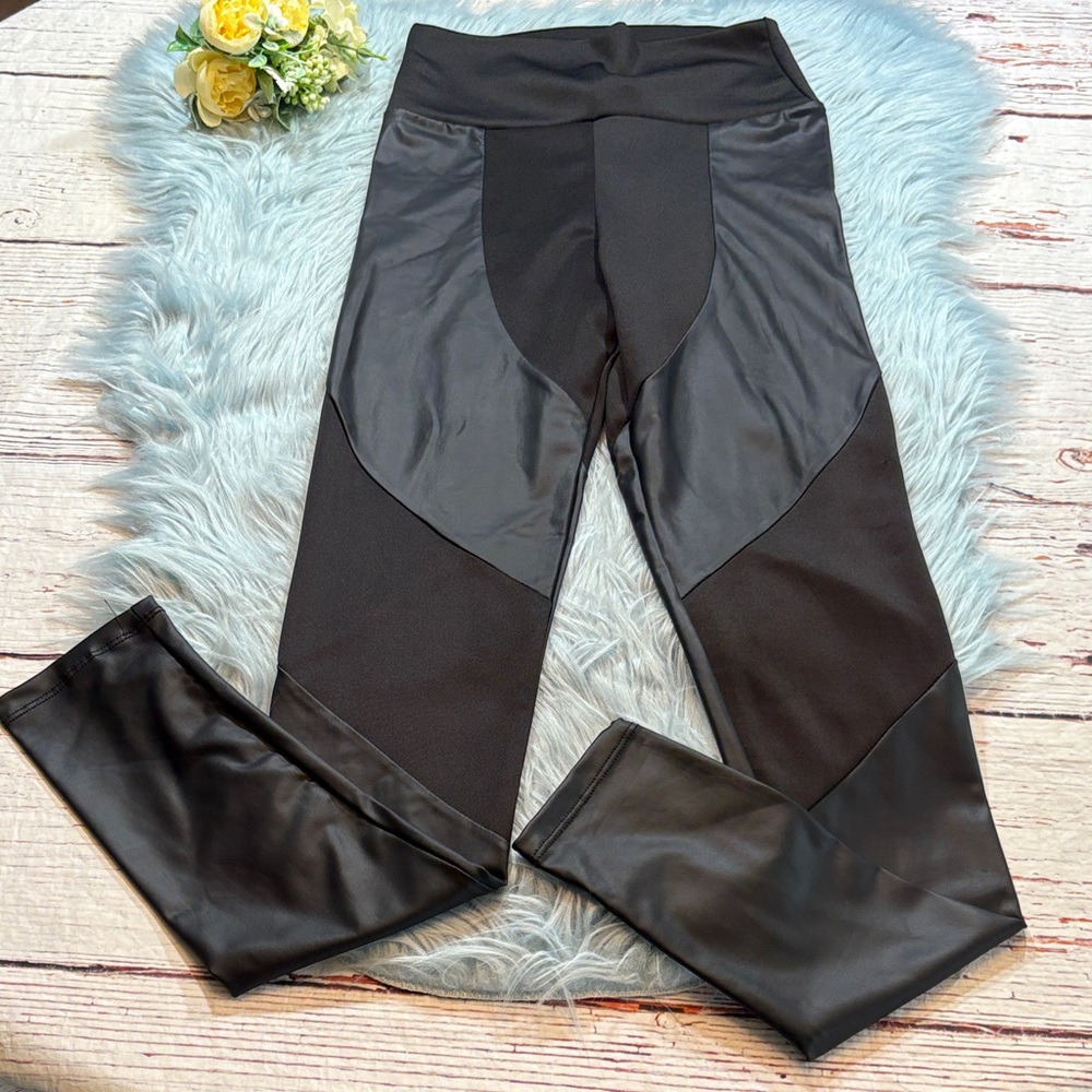NWT Cemi Ceri Faux Leather Panel Mixed Media Black Leggings Sz M